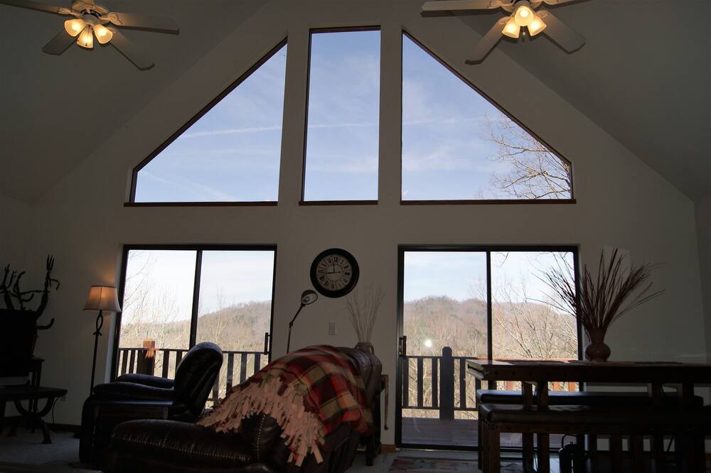 Photo of Livingroom in Upper Peachtree