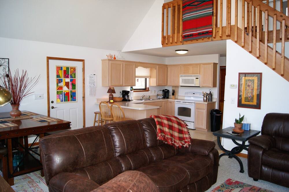 Photo of Livingroom in Upper Peachtree