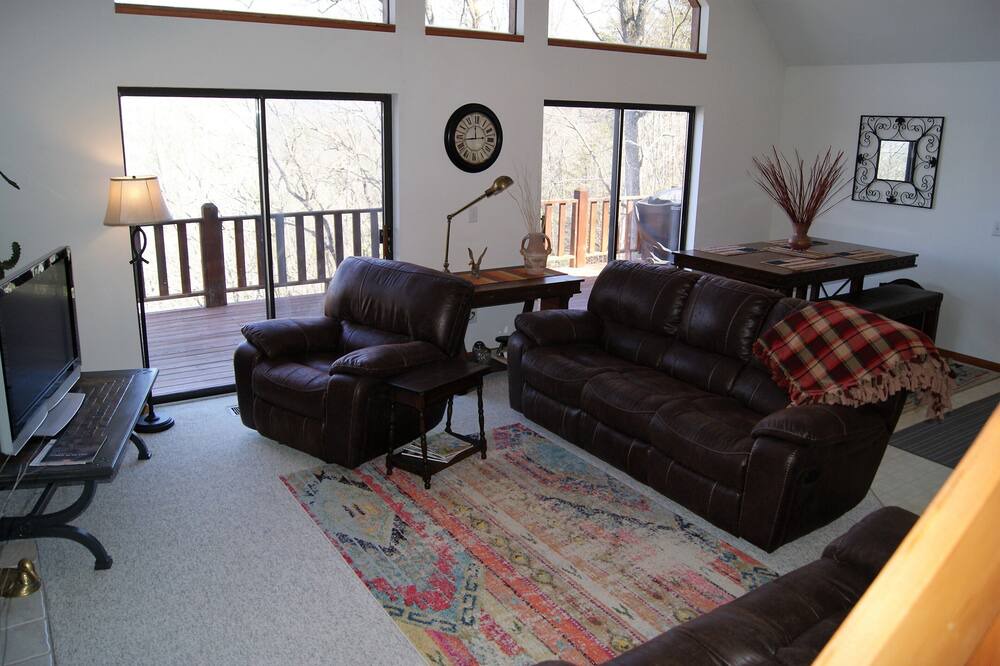 Photo of Livingroom in Upper Peachtree