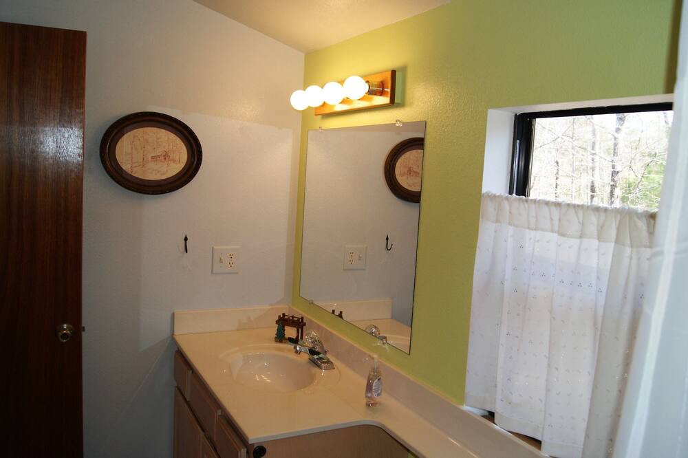 Photo of Bathroom in Upper Peachtree