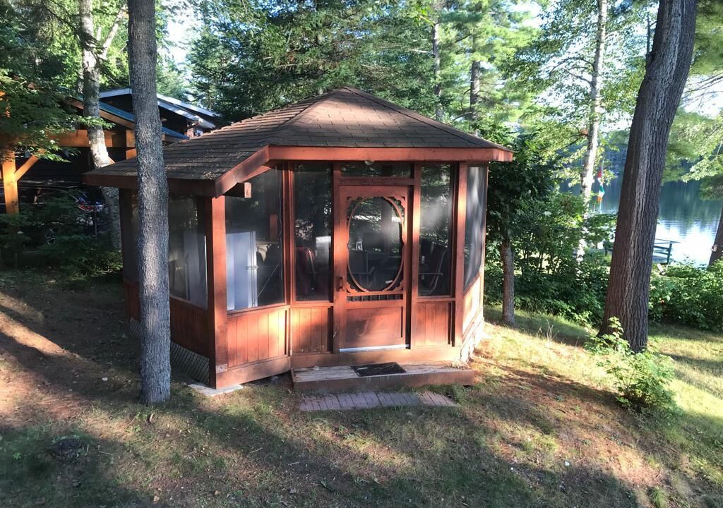 Photo of Outdoor in Leslie-Clapham-et-Huddersfield