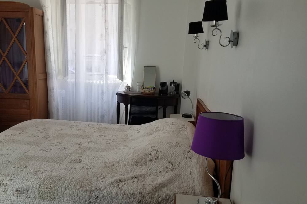Photo of Bedroom in Desertines