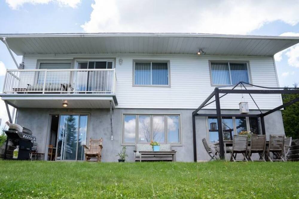 Photo of Outdoor in Notre-Dame-de-la-Merci
