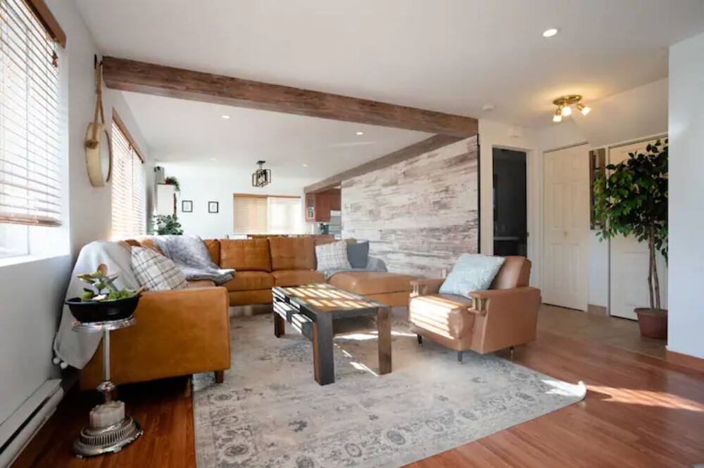 Photo of Livingroom in Notre-Dame-de-la-Merci