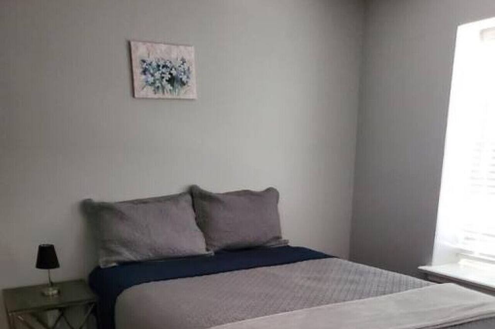Photo of Bedroom in Northeast Carrollton