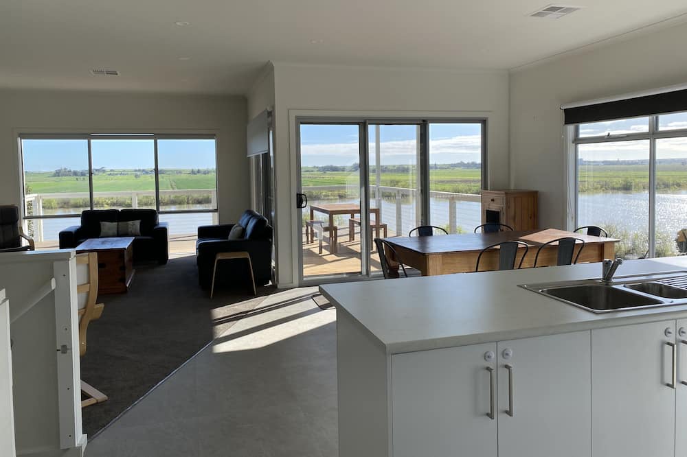 Photo of Livingroom in Seymour