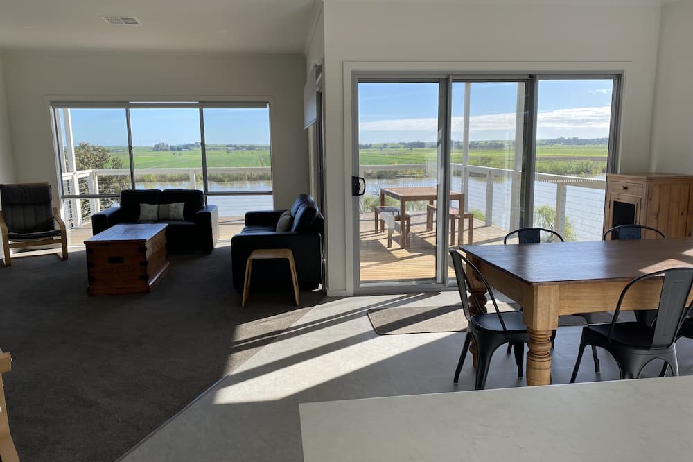 Photo of Livingroom in Seymour