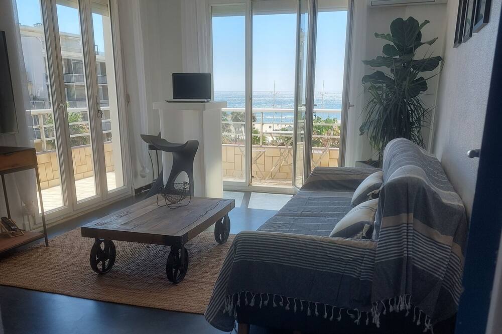 Photo of Bedroom in Saint-Nazaire