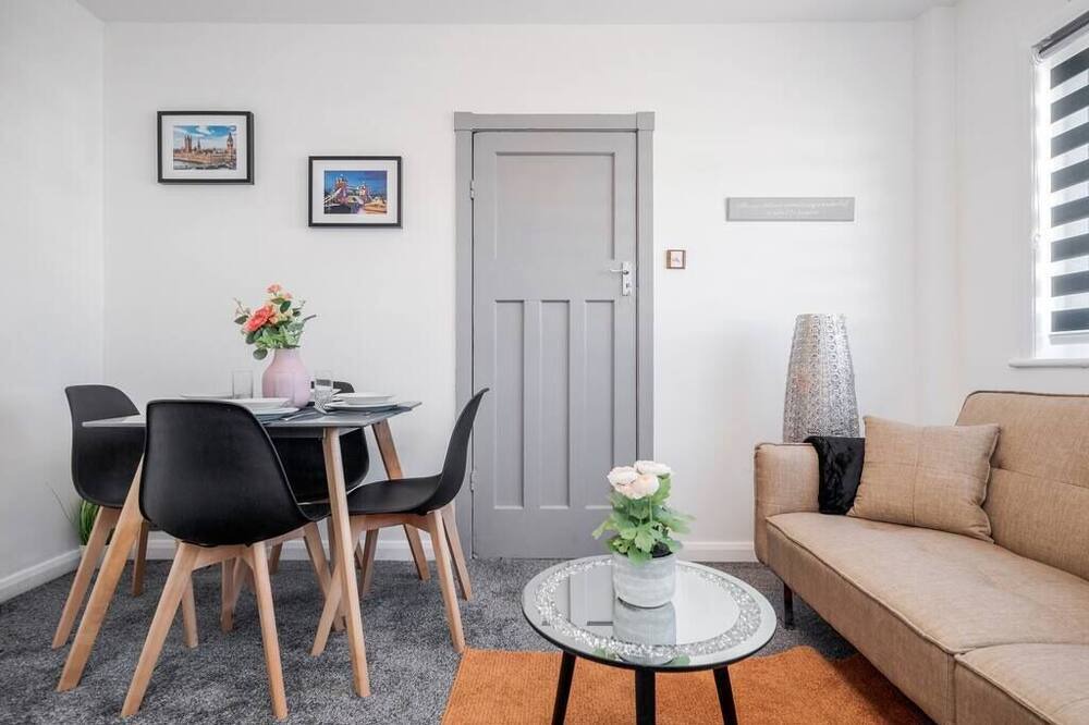 Photo of Livingroom in Harlington