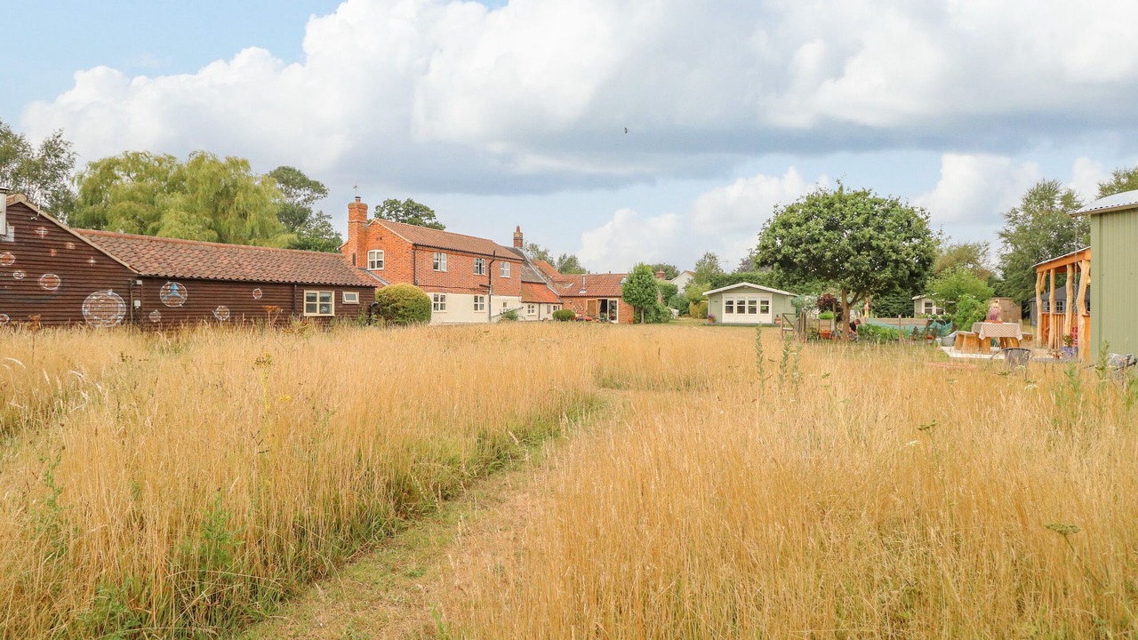 Photo of Others in Hickling