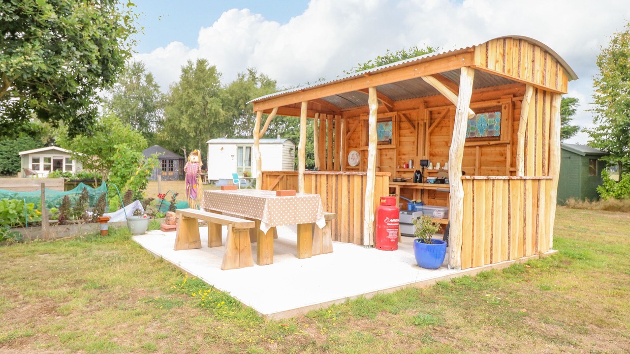 Photo of Others in Hickling