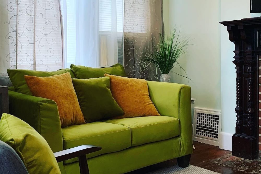 Photo of Livingroom in Harveys Lake