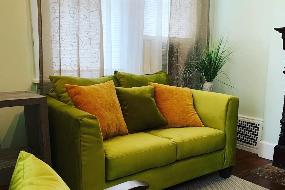 Photo of Livingroom in Harveys Lake