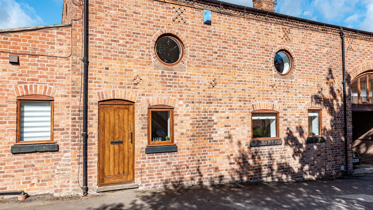 Photo of Outdoor in Wimbolds Trafford