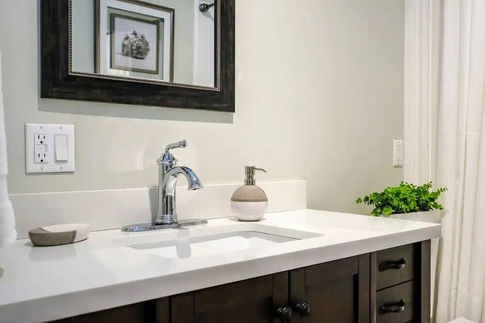 Photo of Bathroom in LaSalle
