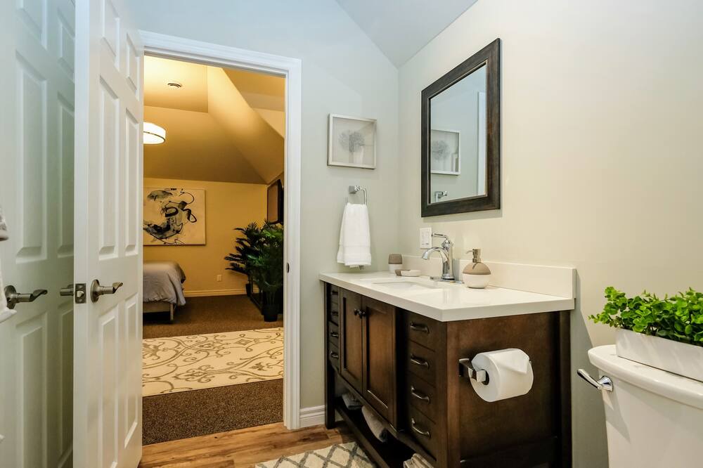 Photo of Bathroom in LaSalle
