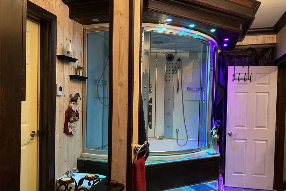 Photo of Bathroom in Saint-Colomban