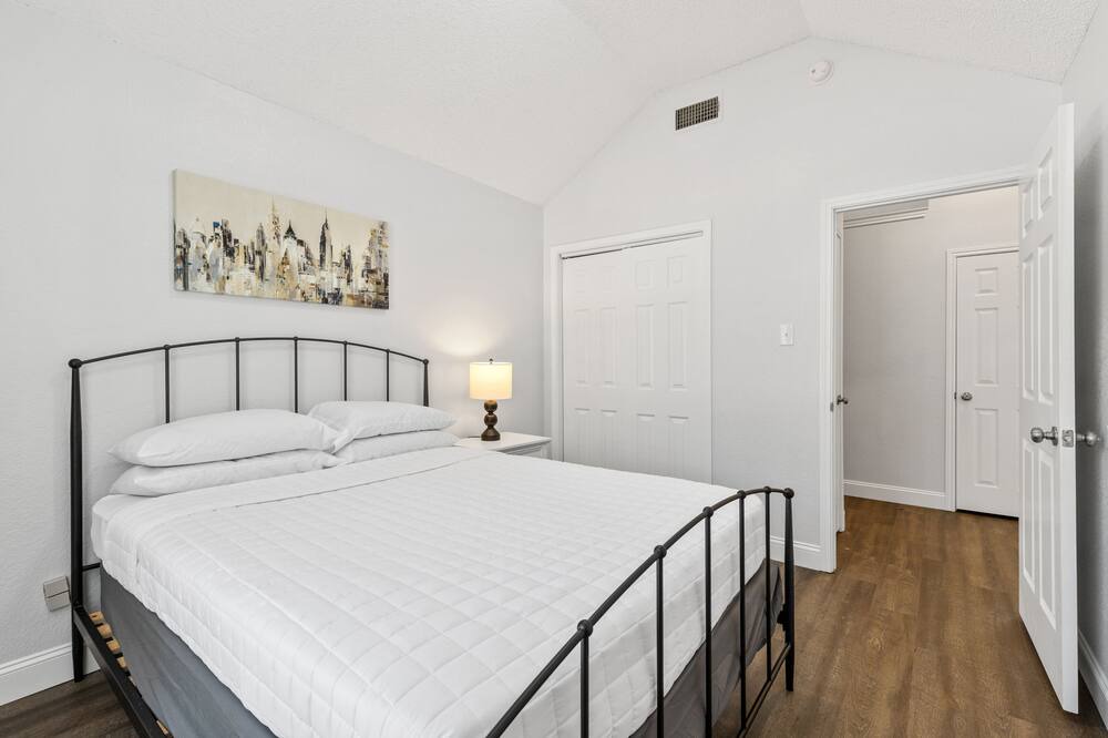 Photo of Bedroom in Azle