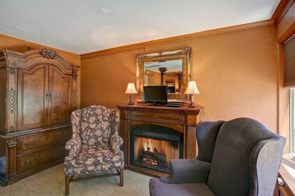 Photo of Livingroom in Jamestown