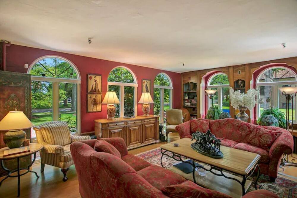 Photo of Livingroom in Jamestown