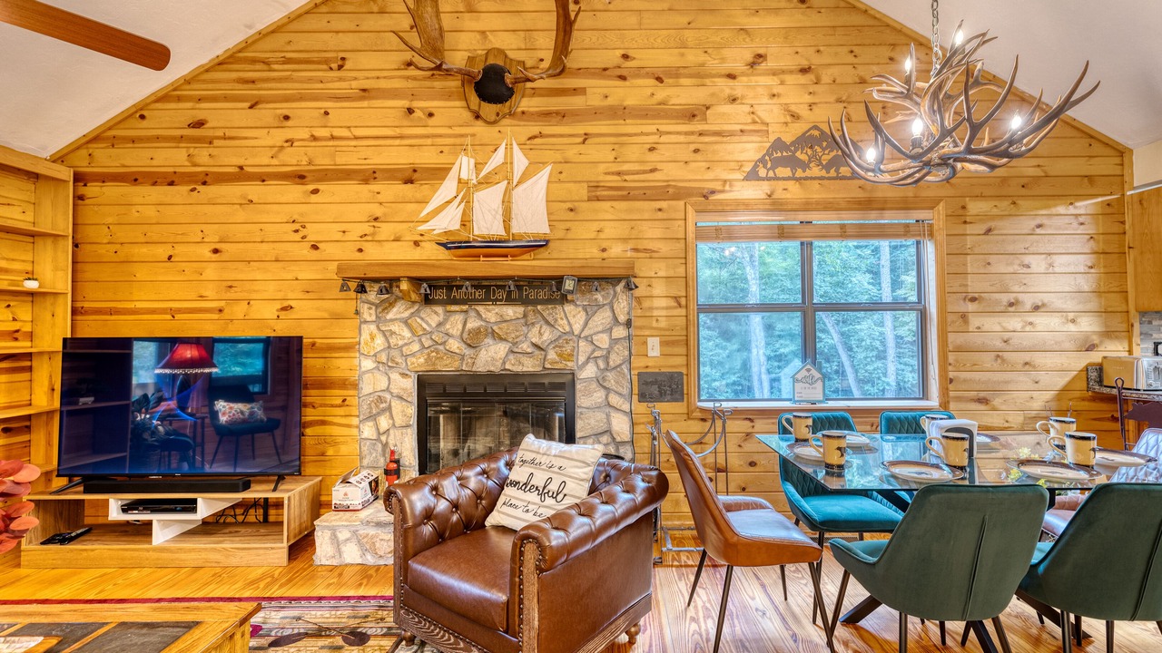 Photo of Livingroom in My Mountain