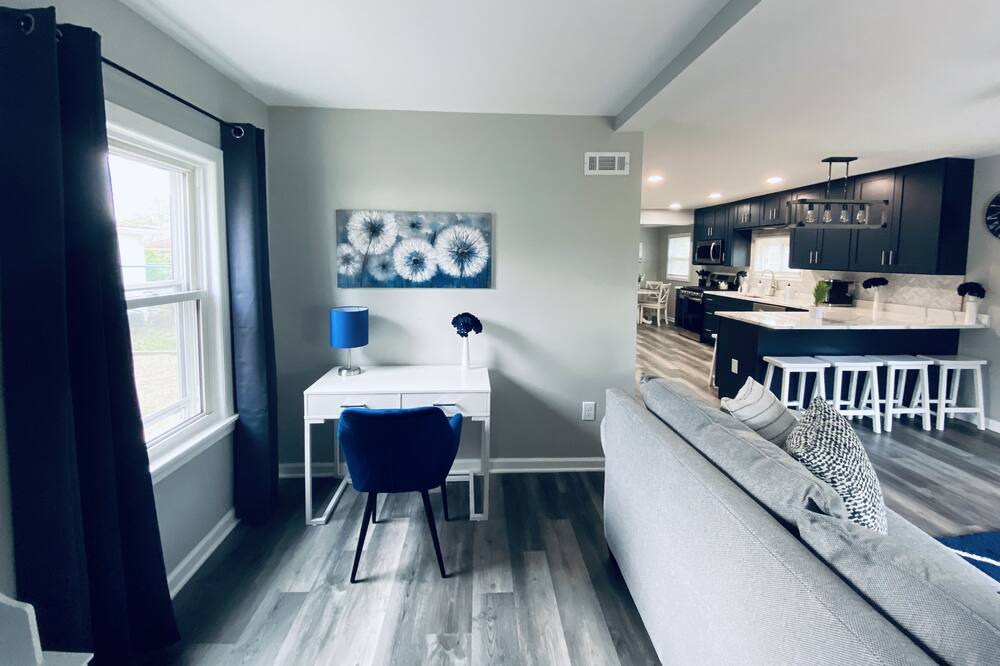 Photo of Bedroom in Wood Dale
