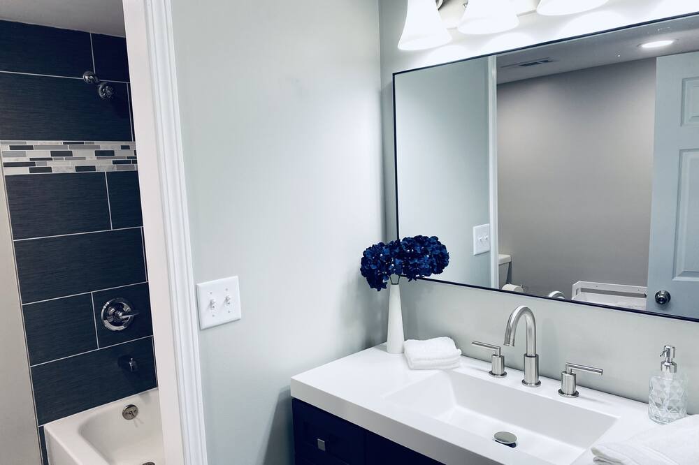 Photo of Bathroom in Wood Dale