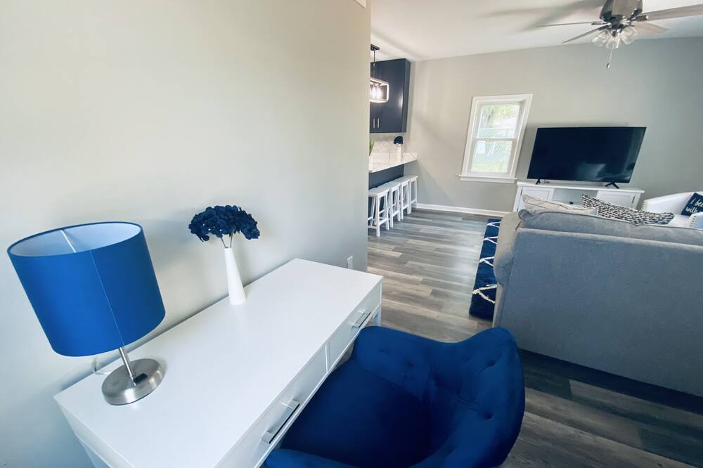 Photo of Bedroom in Wood Dale