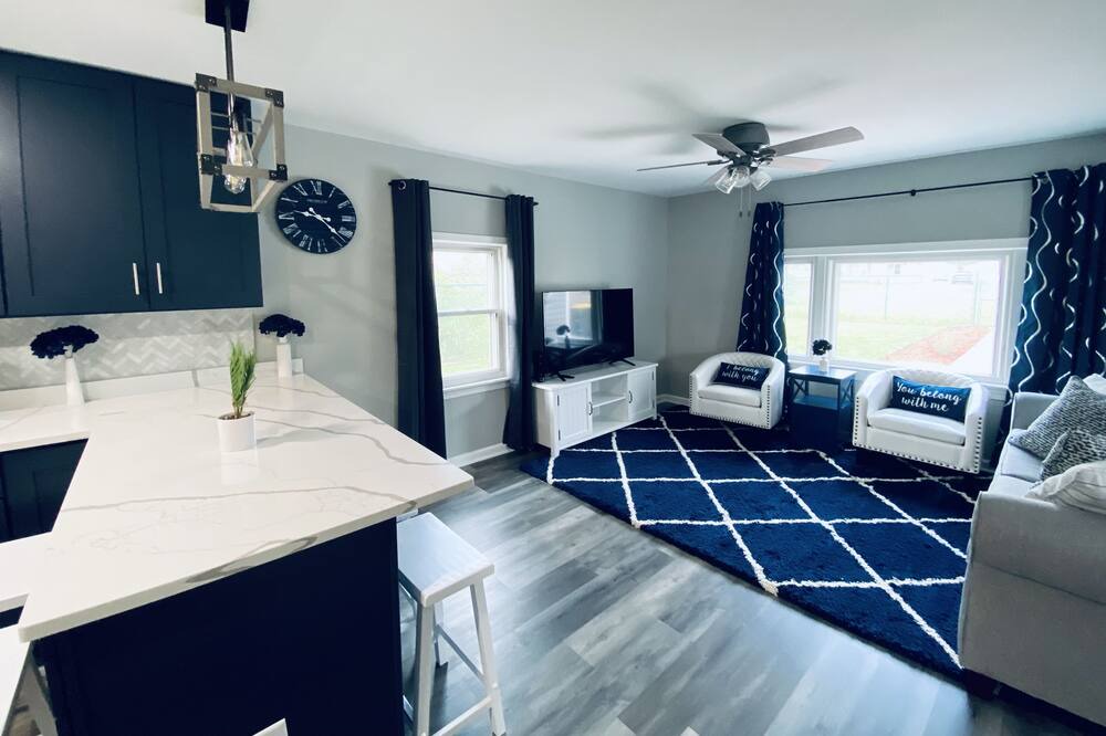 Photo of Bedroom in Wood Dale