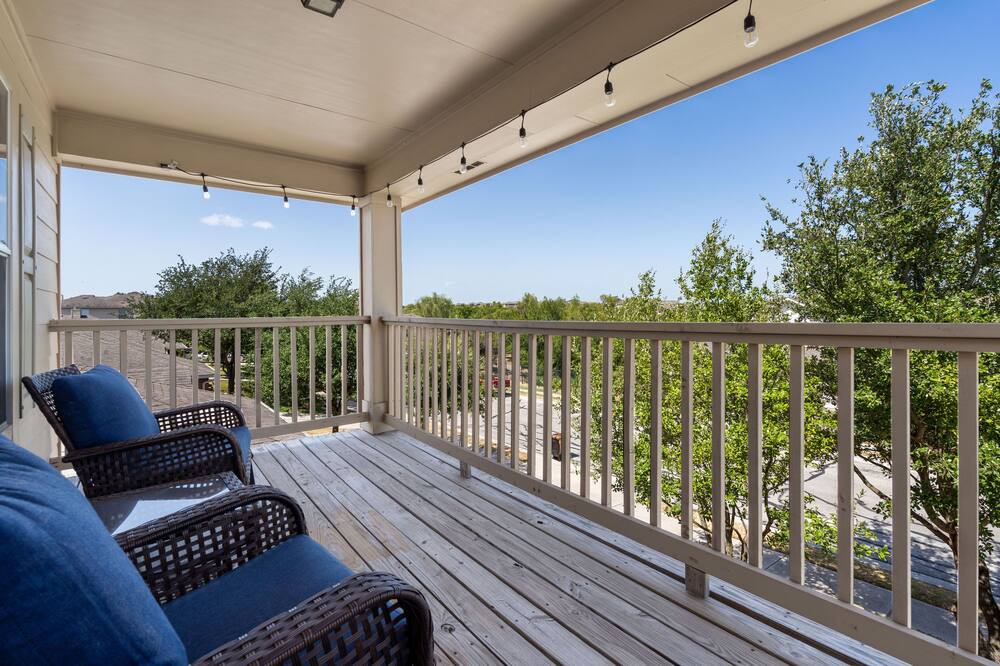 Photo of Patio Balcony in Manor