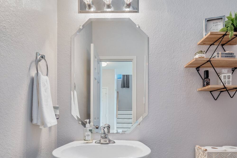 Photo of Bathroom in Manor