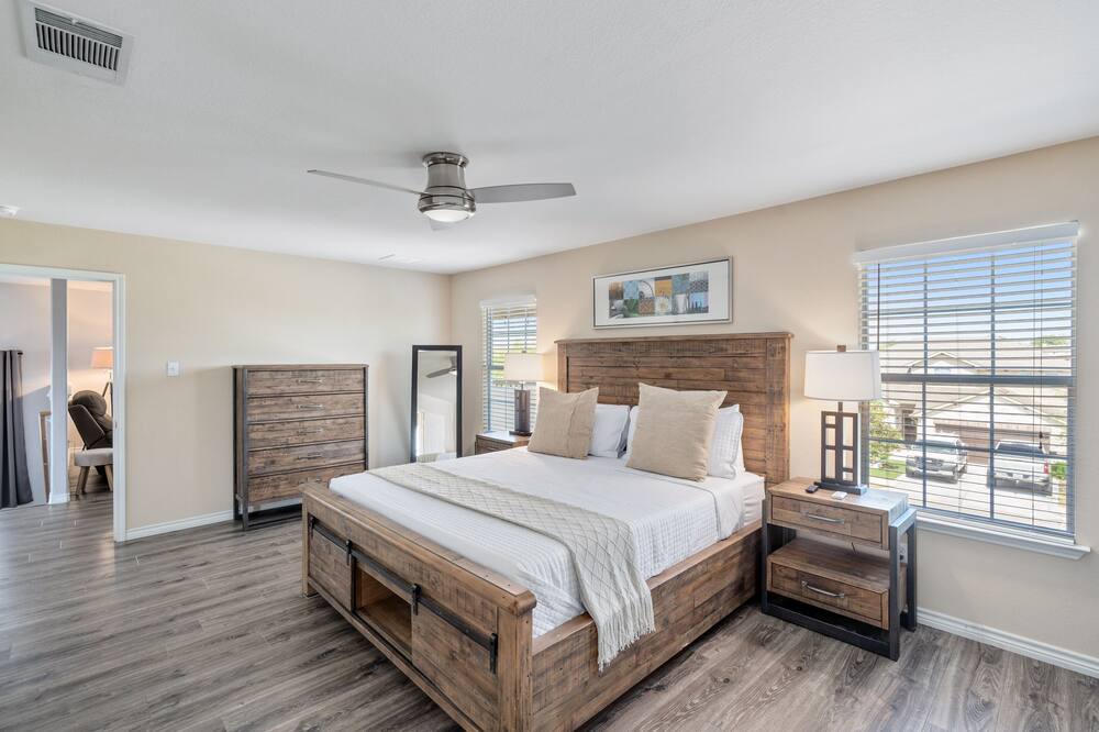 Photo of Bedroom in Manor