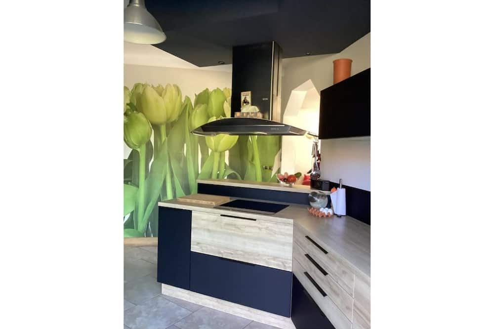 Photo of Kitchen in Hadigny-les-Verrieres