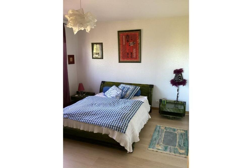 Photo of Bedroom in Hadigny-les-Verrieres