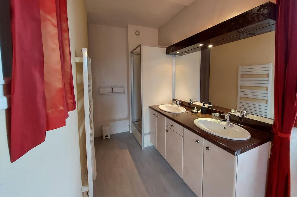 Photo of Bathroom in Saint-Sulpice