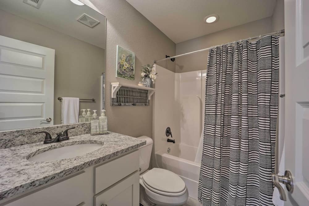 Photo of Bathroom in Elkins