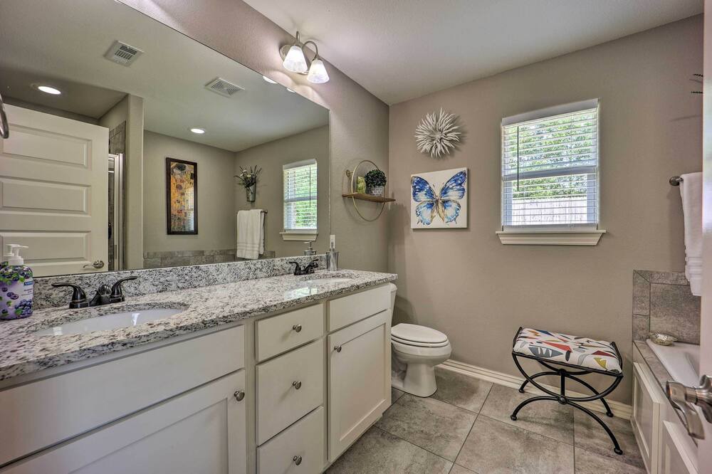 Photo of Bathroom in Elkins