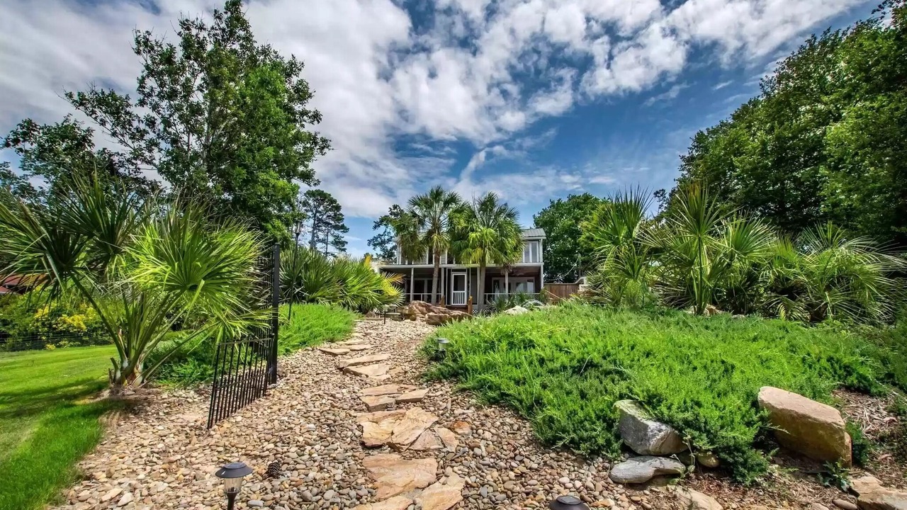 Photo of Outdoor in Chapin