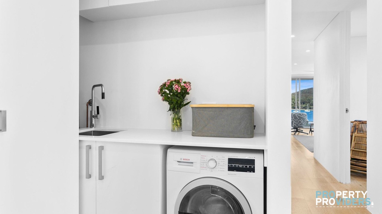 Photo of Others in Fairlight