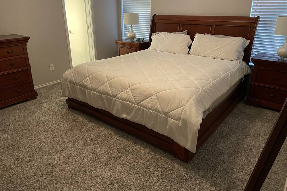 Photo of Bedroom in Lake Dallas