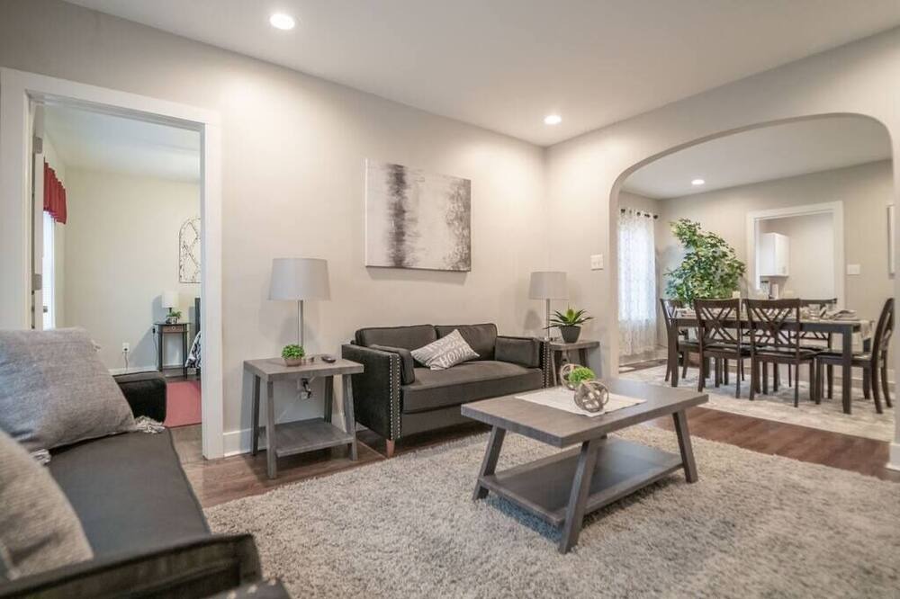 Photo of Livingroom in Highland