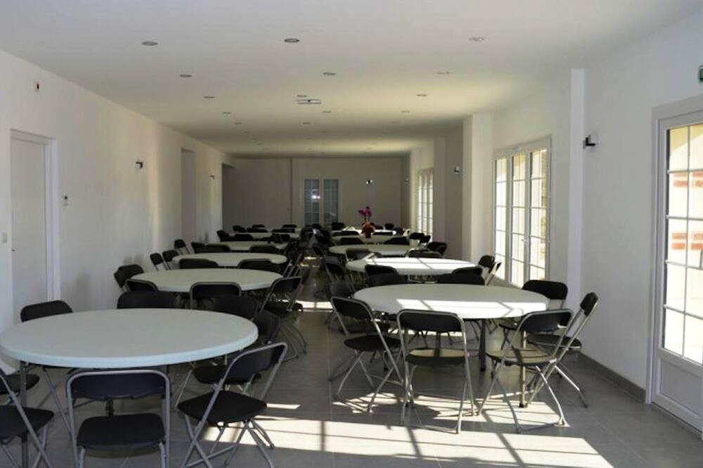 Photo of Livingroom in Saint-Epain