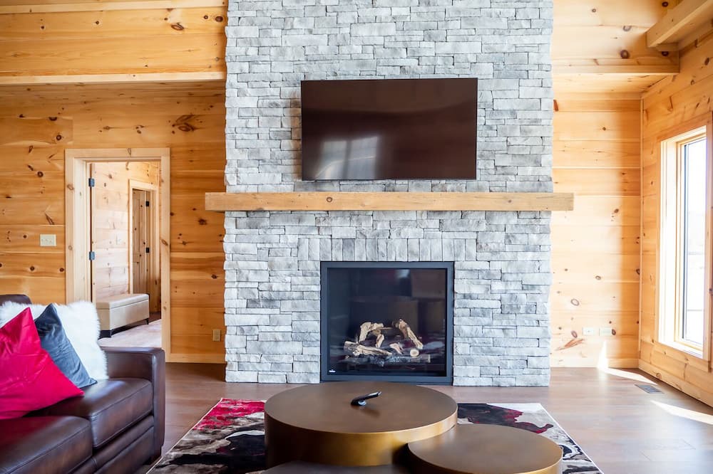 Photo of Livingroom in Lafontaine