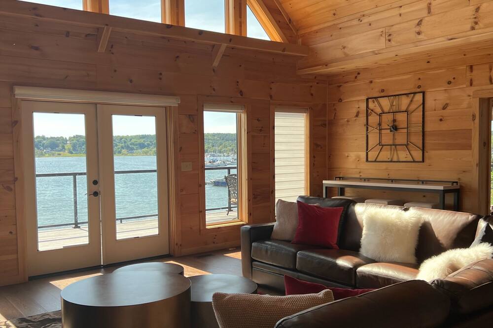 Photo of Livingroom in Lafontaine