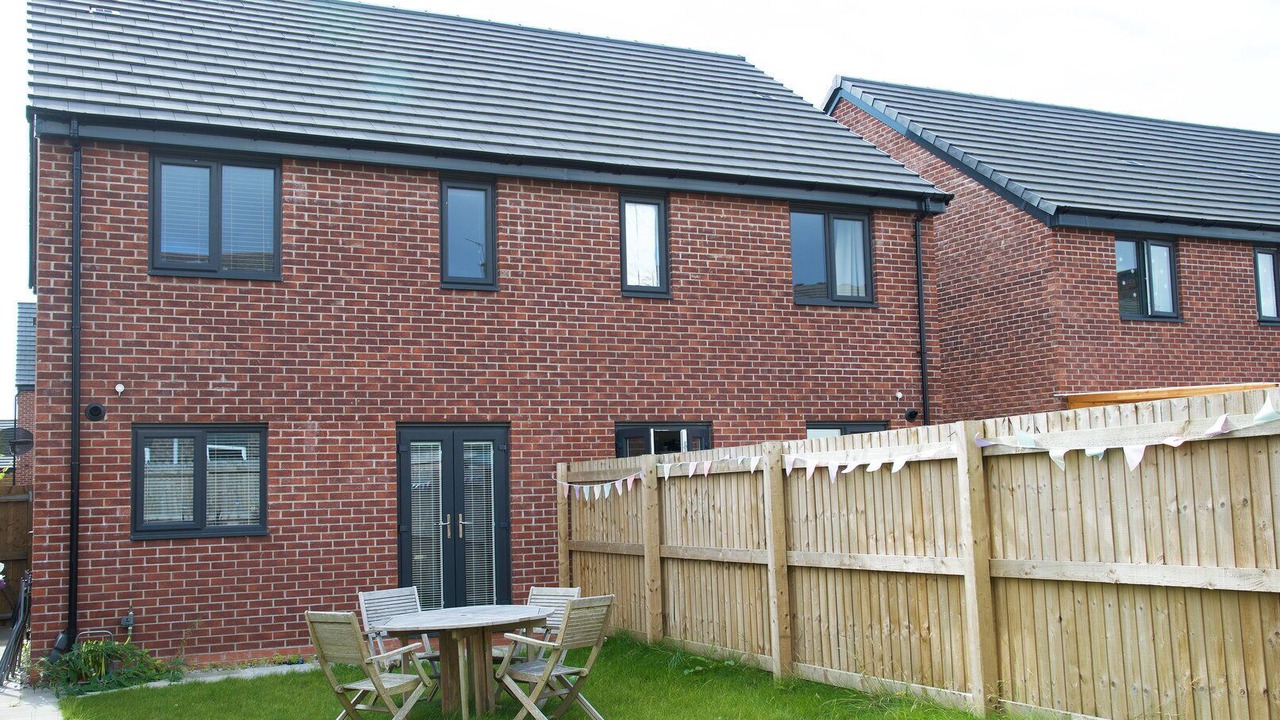 Photo of Outdoor in Everton