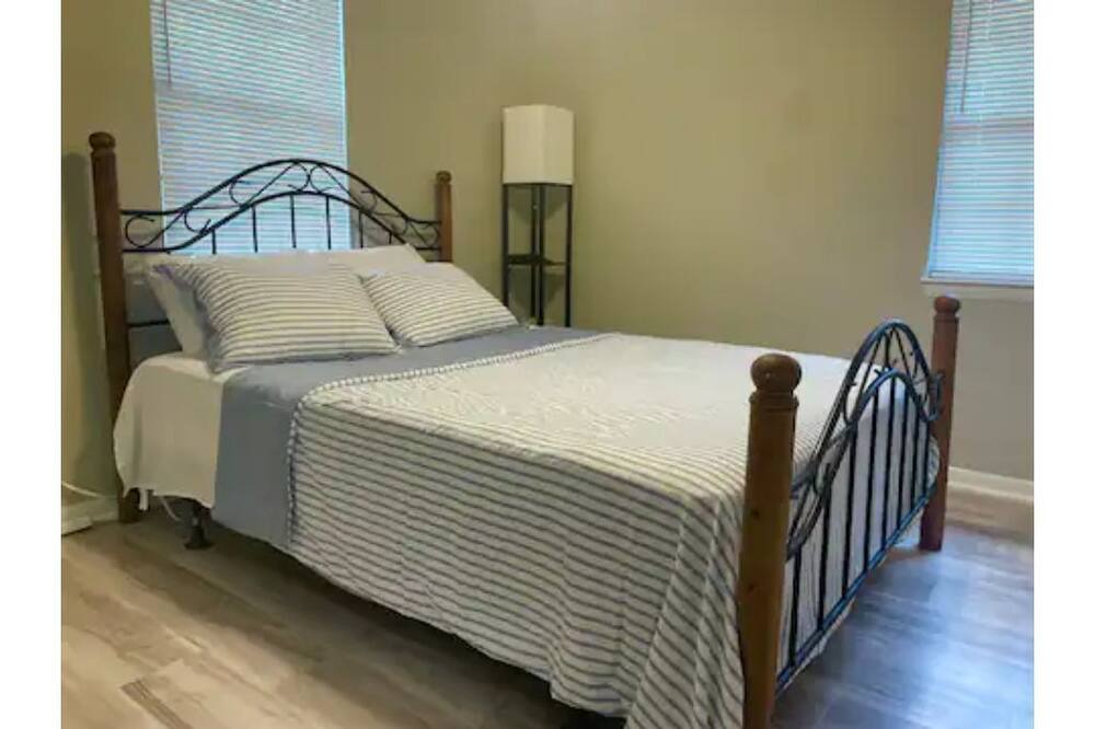 Photo of Bedroom in Hinesville