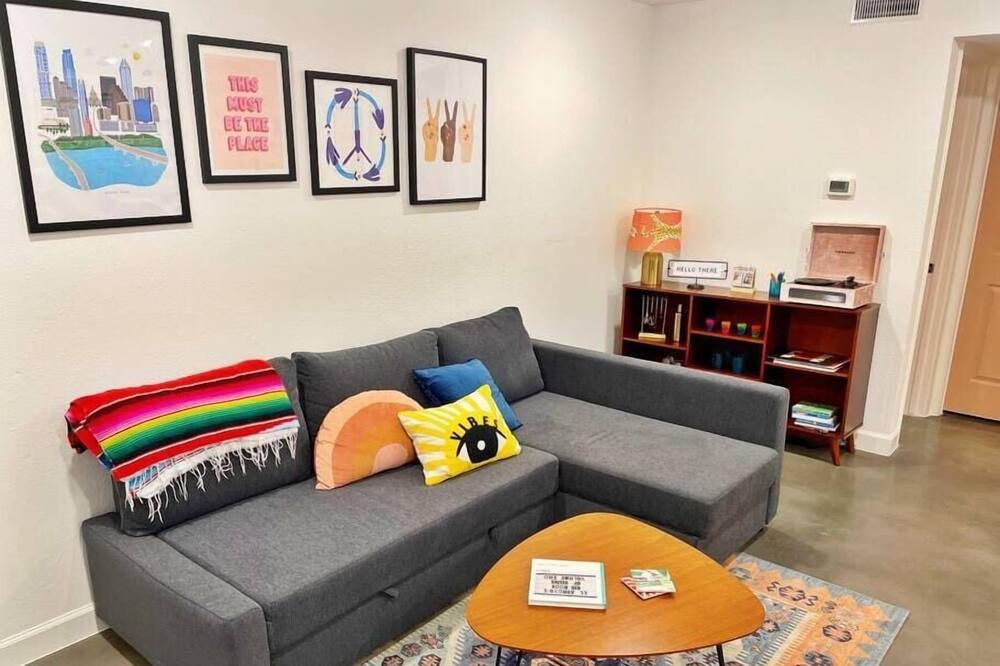 Photo of Livingroom in Clarksville