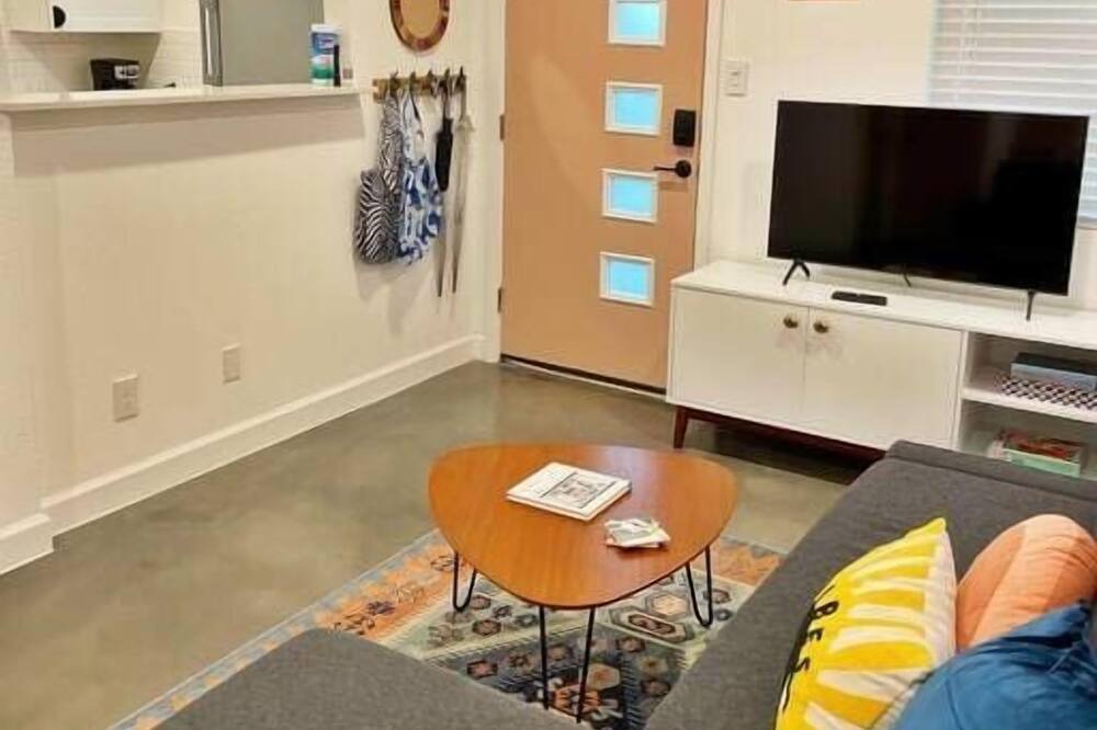 Photo of Livingroom in Clarksville