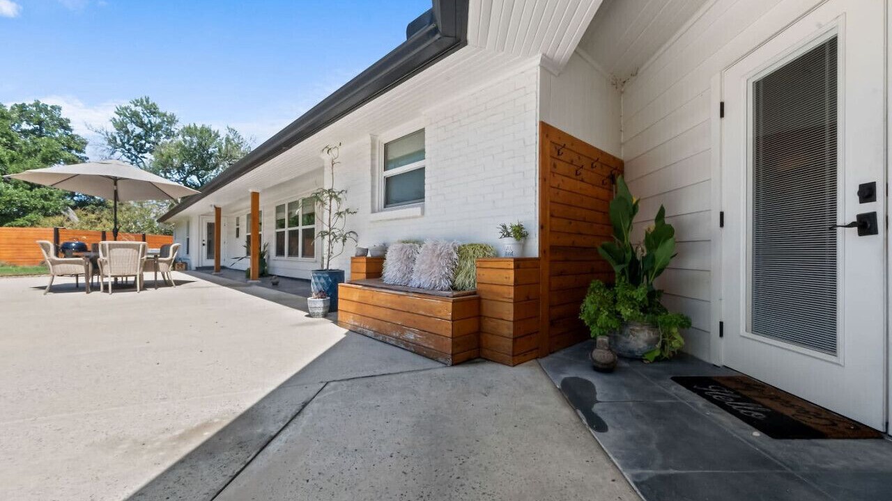 Photo of Outdoor in Castle Hills