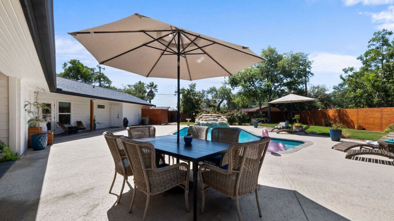 Photo of Outdoor in Castle Hills